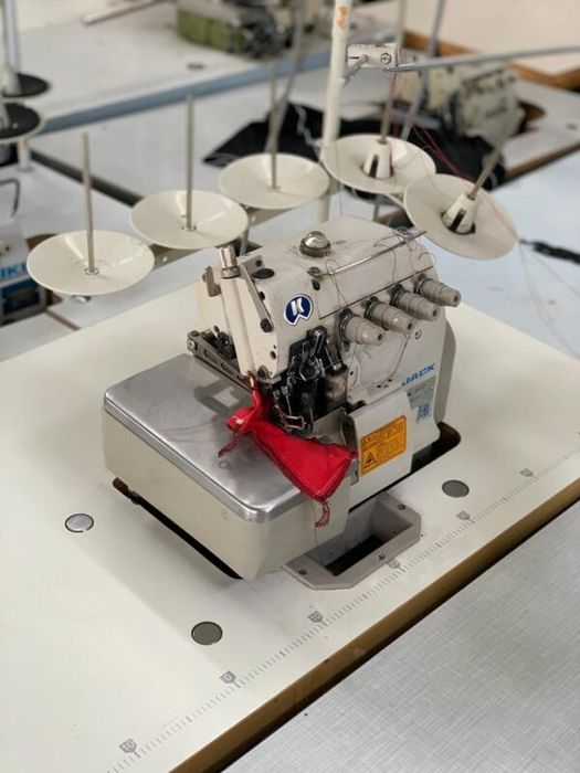 Mașina cusut liniara/surfilat/wiubardek/boiler aburi cu doua posturi