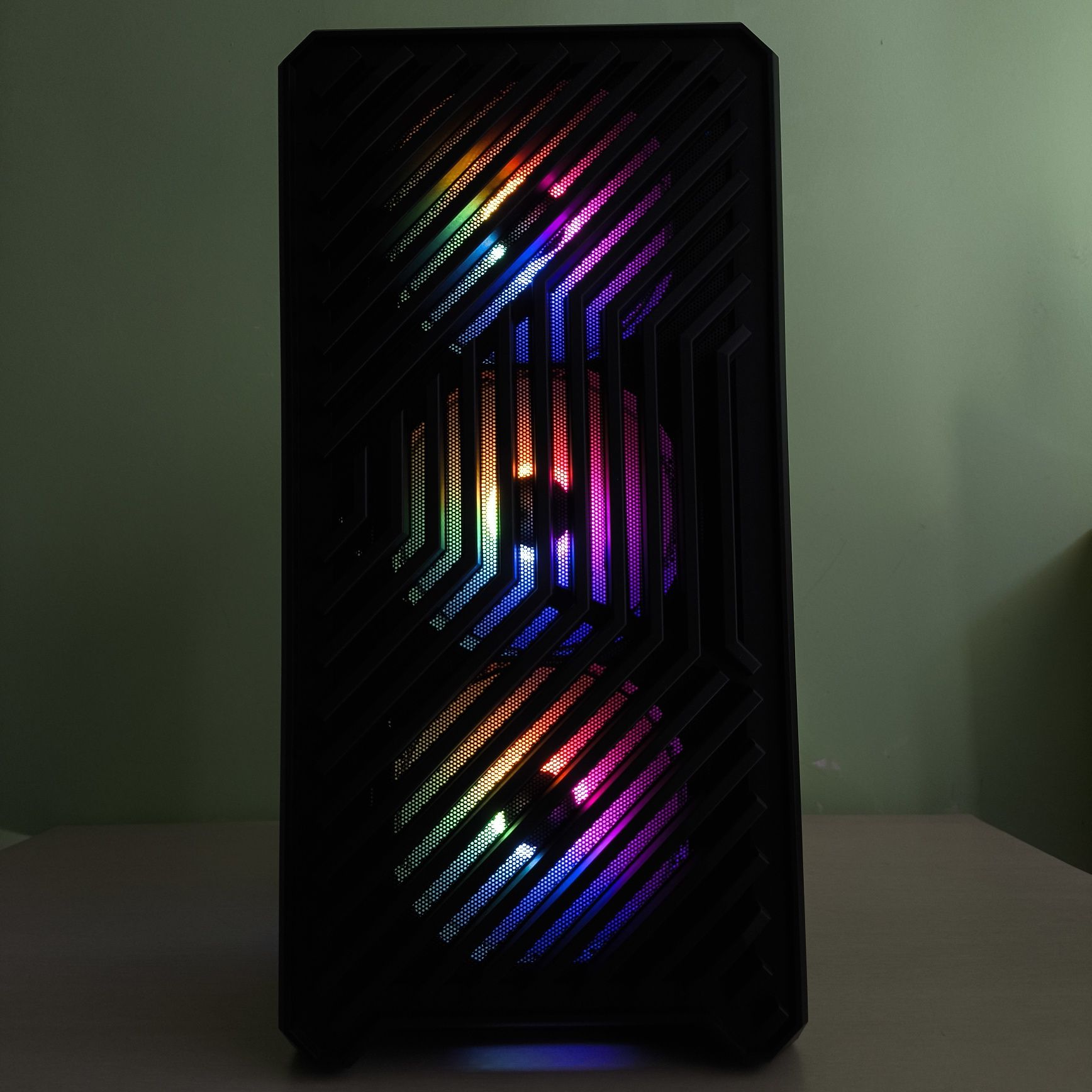 Геймърски компютър с Ryzen 5 7500f и RTX 3060 ti