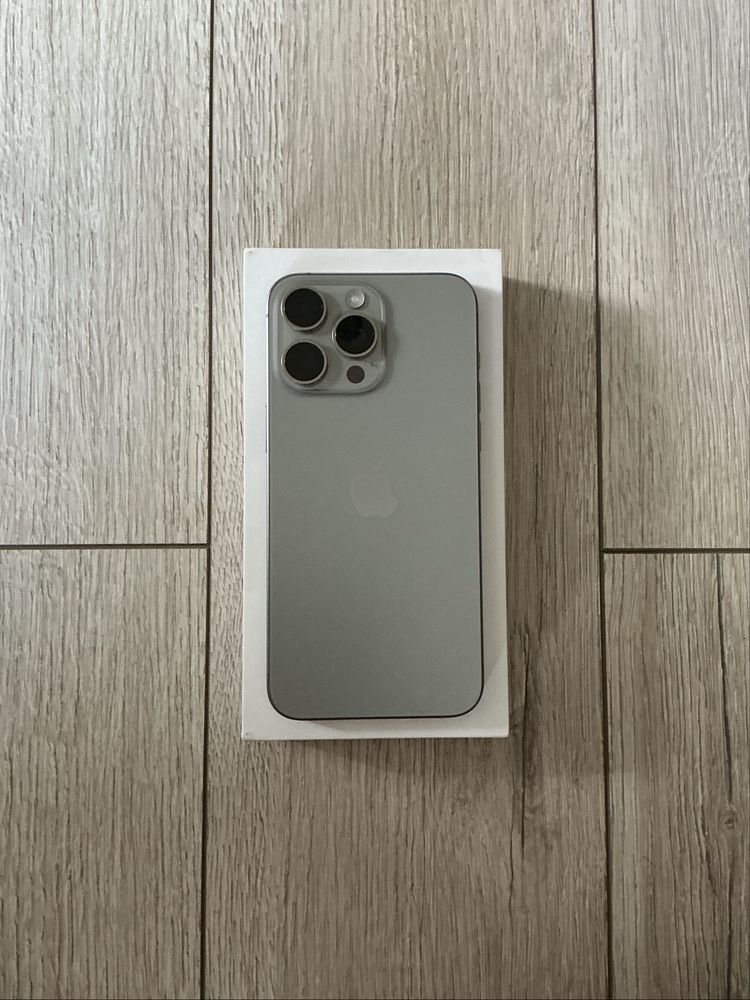 iPhone 15 Pro Max 256 GB в гаранция