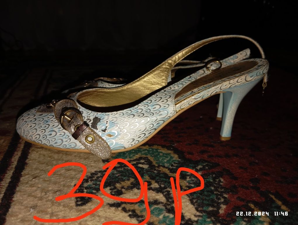 Продам туфли одели раза два