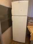 Frigider Whirlpool