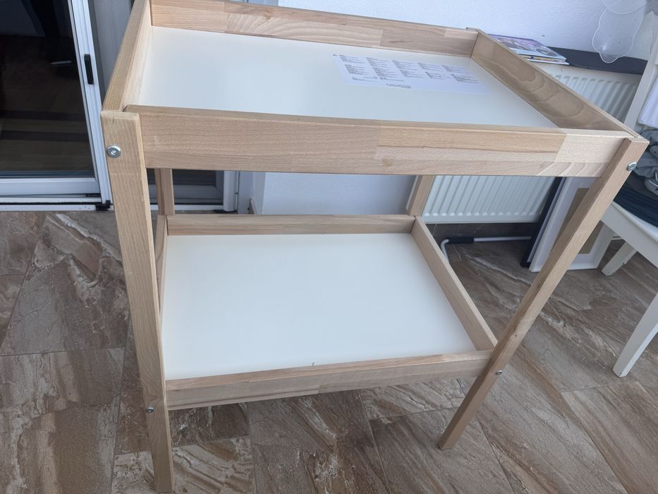 Masa de infasat ikea + suport din spuma pentru schimbat