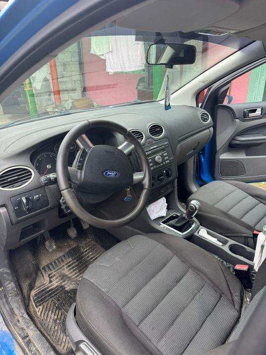 Vând sau schimb Ford Focus M1 1.6 bezina