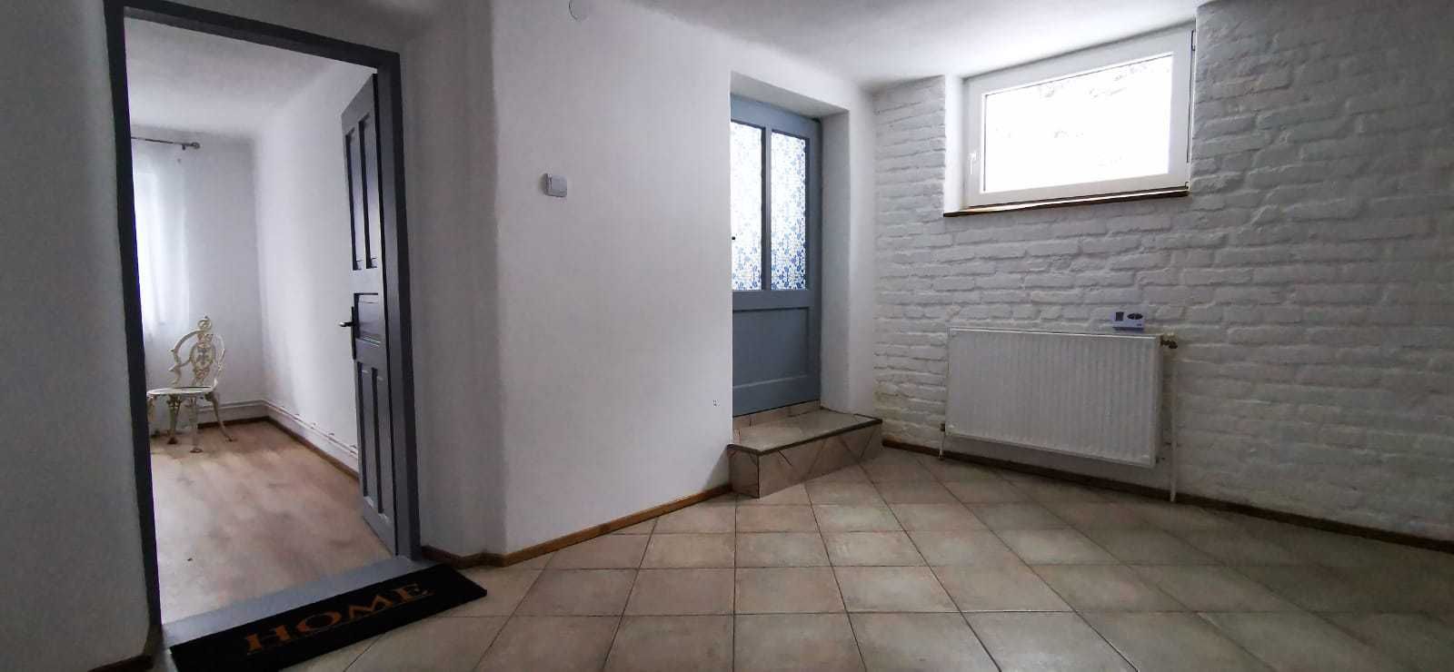 Casa cu priveliste superba si gradina, teren 1105 mp