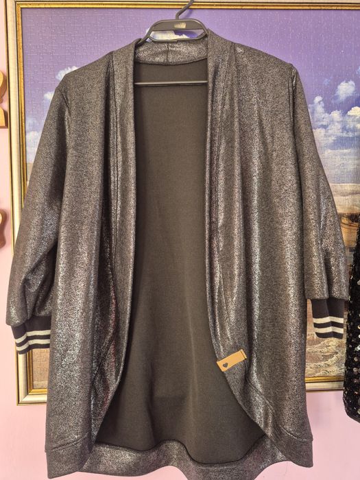 Дамско спортно горнище тип сако,сребърно, трикотаж,много леко и удобно