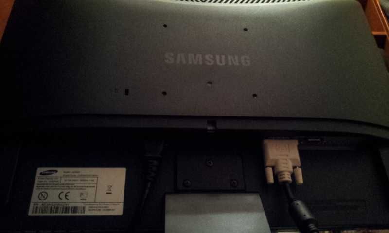 Monitor Samsung SyncMaster 223BW 22 inci