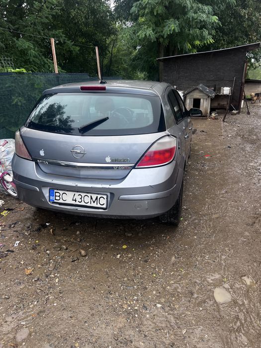 Opel Astra H 1.7 diesel înmatriculată, motor bun 4000 lei