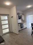 De inchiriat Apartament 3 camere, zona Centru bloc tip Vila.