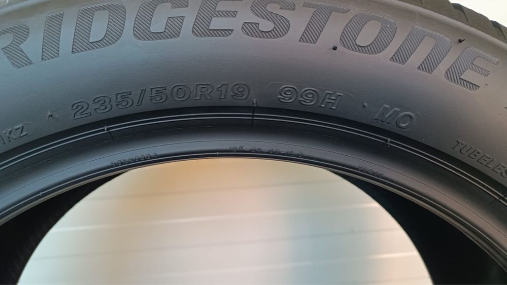 2бр зимни гуми 235/50/19/Bridgestone blizzak 001/dot1722г./8мм