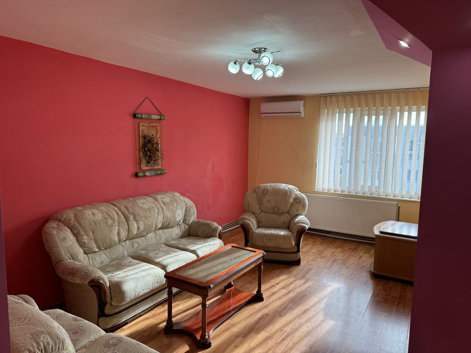 Inchiriez apartament cu 4 camere