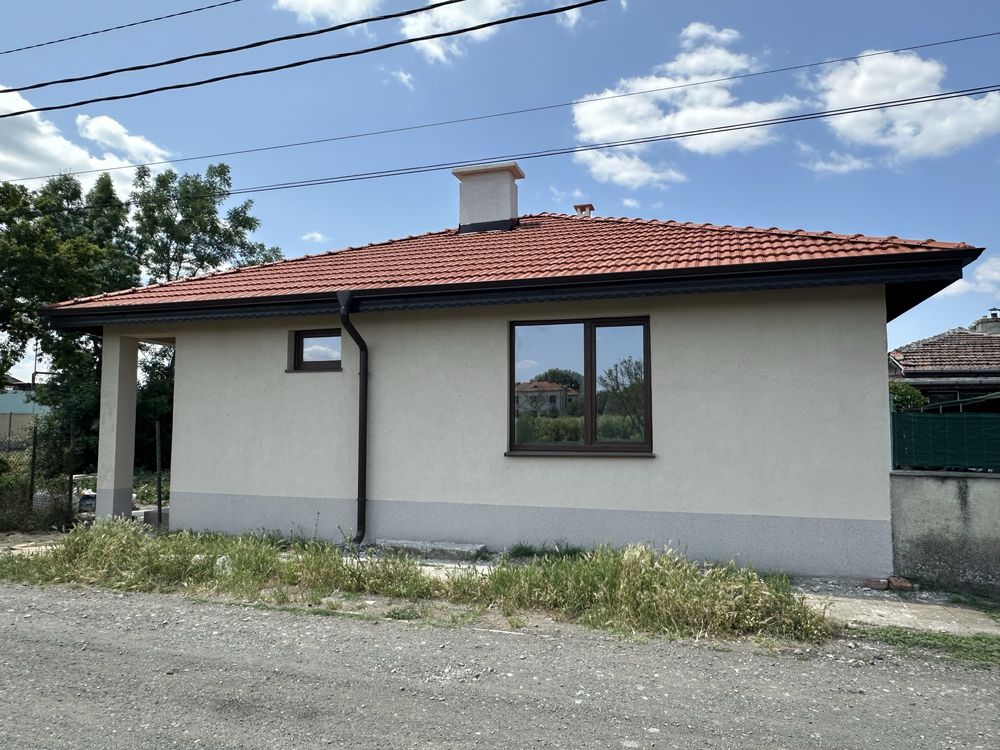 Едноетажна къща в село Ливада
