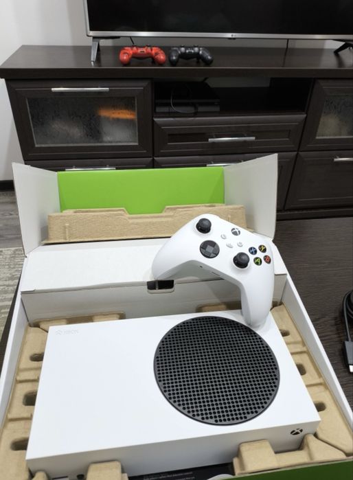 Игровая приставка Xbox Series S