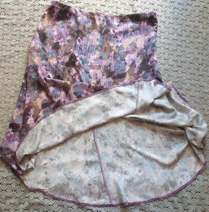 Fusta clos ,midi,model floral,material natural