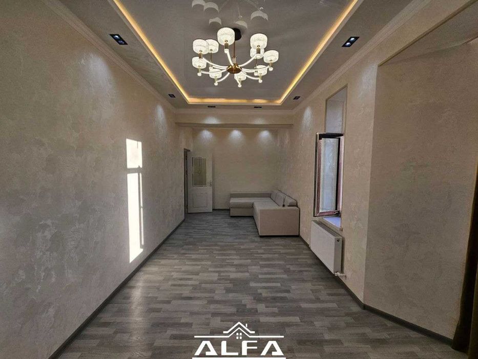 Buxoroda kvartira sotiladi 2 xonali 70m² 4-qavat.