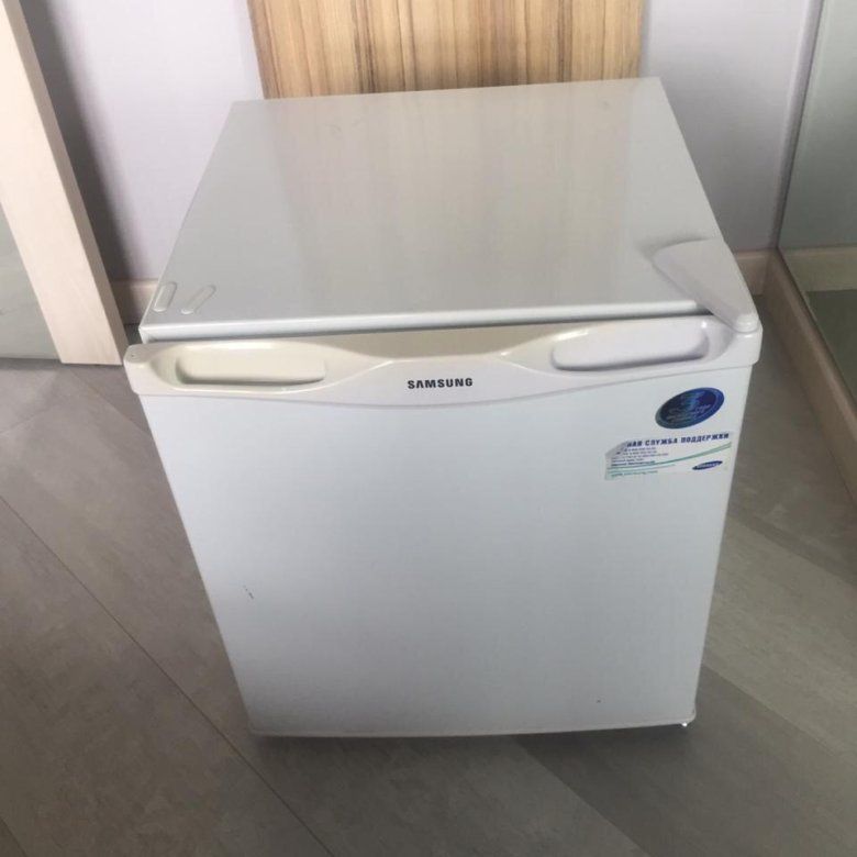 Продам Минни холодильник бренд Samsung