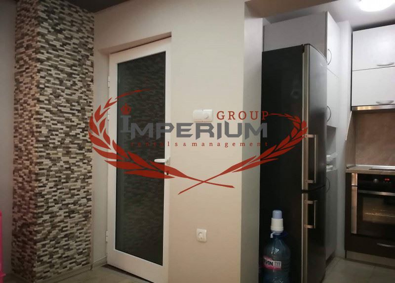 Дава се под наем Двустаен апартамент в Варна, Лятно кино Тракия - 80 кв.м за 612 € - Снимка #2