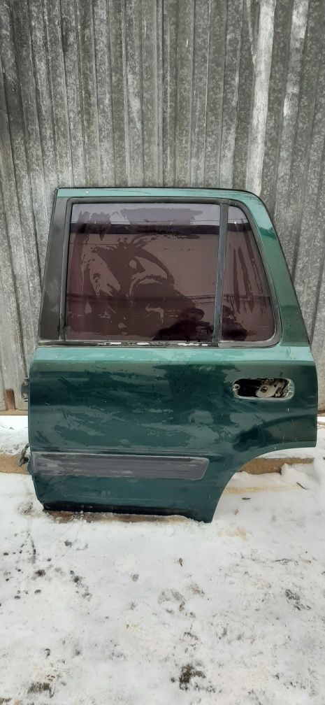 Двери на Хонда срв рд-1