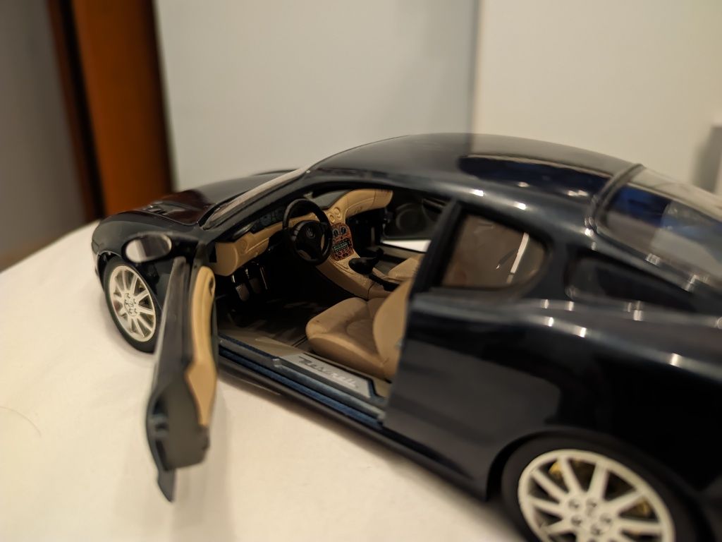 Maserati 3200 GT Burago - 1:18