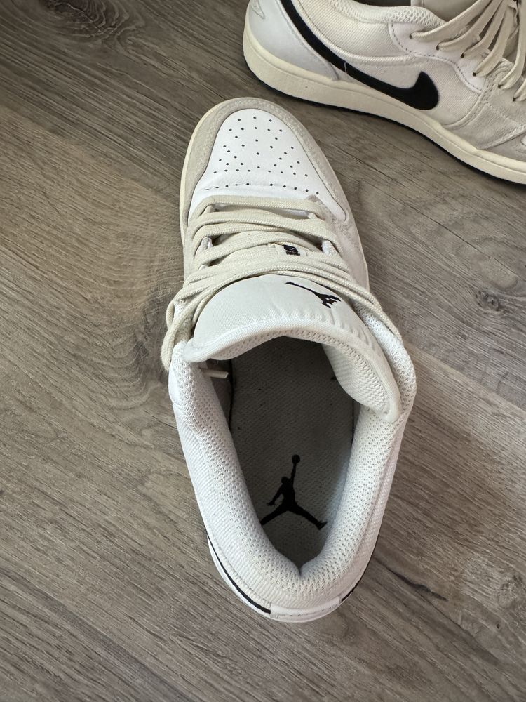 Air Jordan 1 low premium