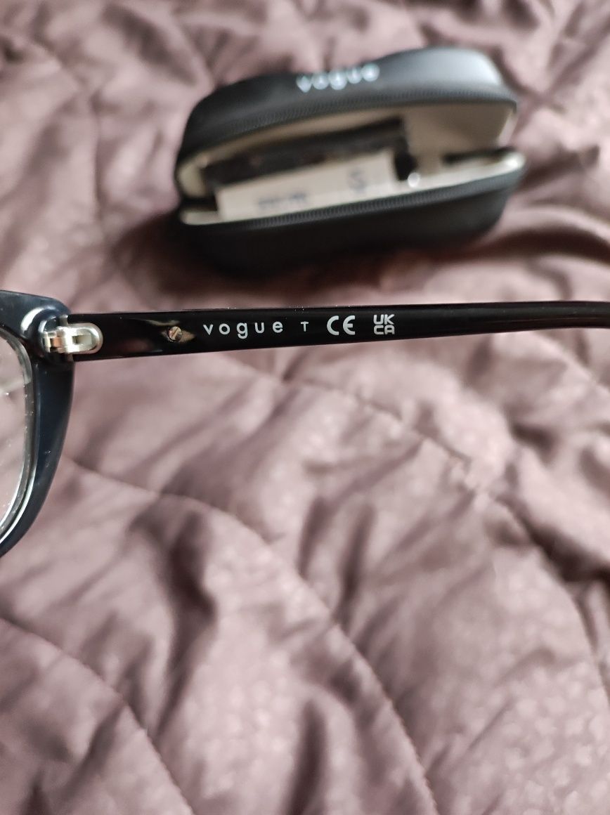 Нова рамка за диоптрични очила Vogue