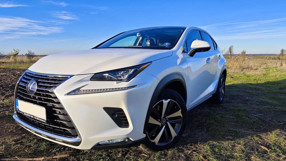 Lexus Seria NX Lexus NX300h Luxury full, garantie 4ani, carte service 4x4 panorama