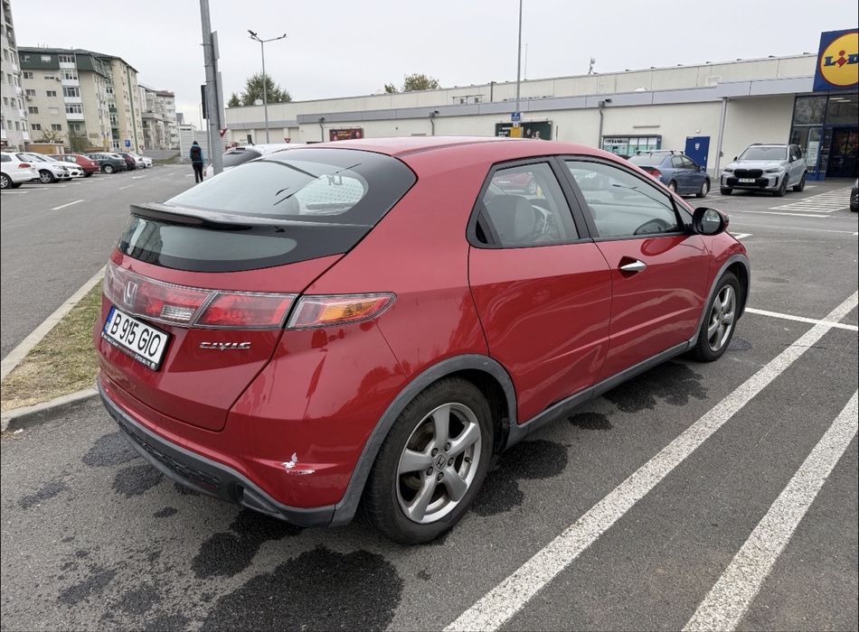 Honda Civic VIII 1.4 MT6