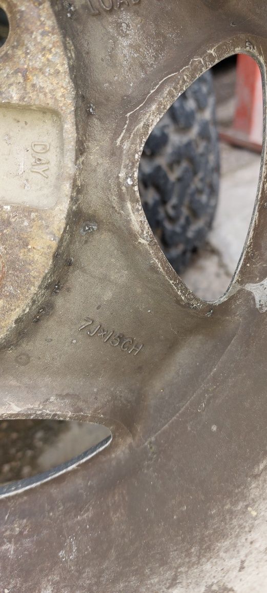 Anvelope  33 -12.5-r15 Bf godrich cu jante de aliaj