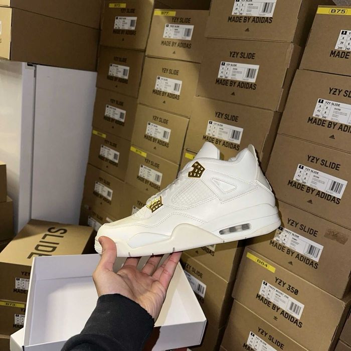 *LIVRAREA GRATUITA* Air Jordan 4 Metalic Gold Nike Adidasi Unisex