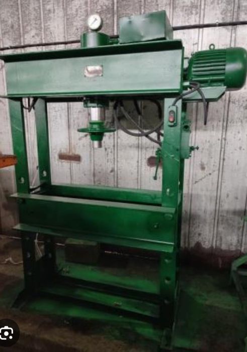 Монтажно запрессовочный гидровлической двухстоечный пресс.ОКС 1671