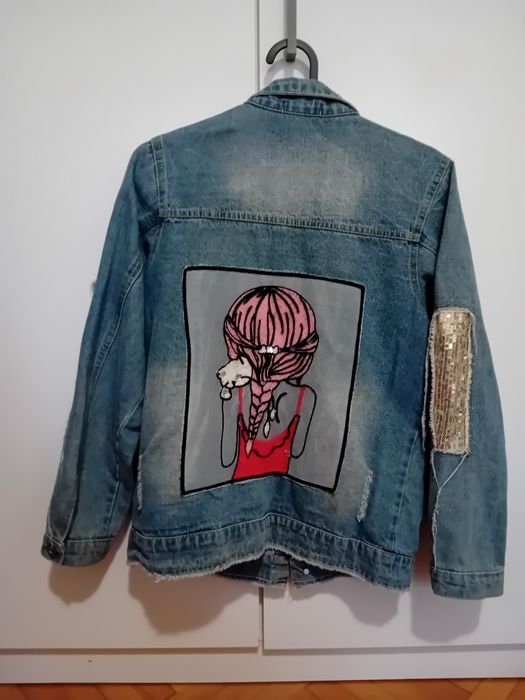 Дамско дънково яке с шарка на гърба и по ръкавите размер S/M