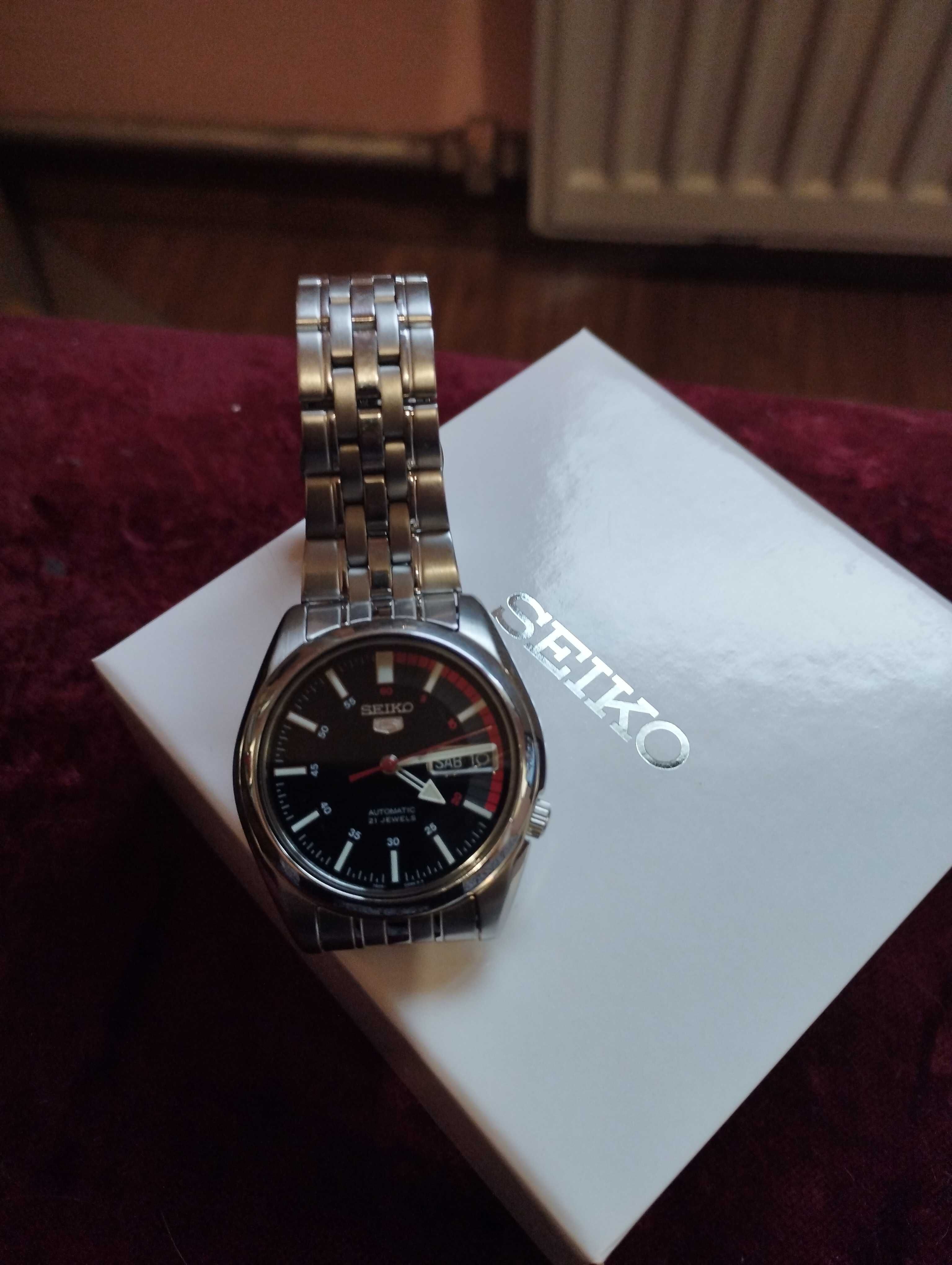 Часовник seiko 5