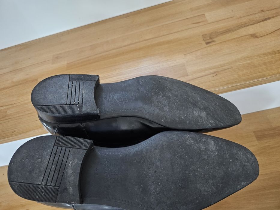 Vând pantofi eleganți 42