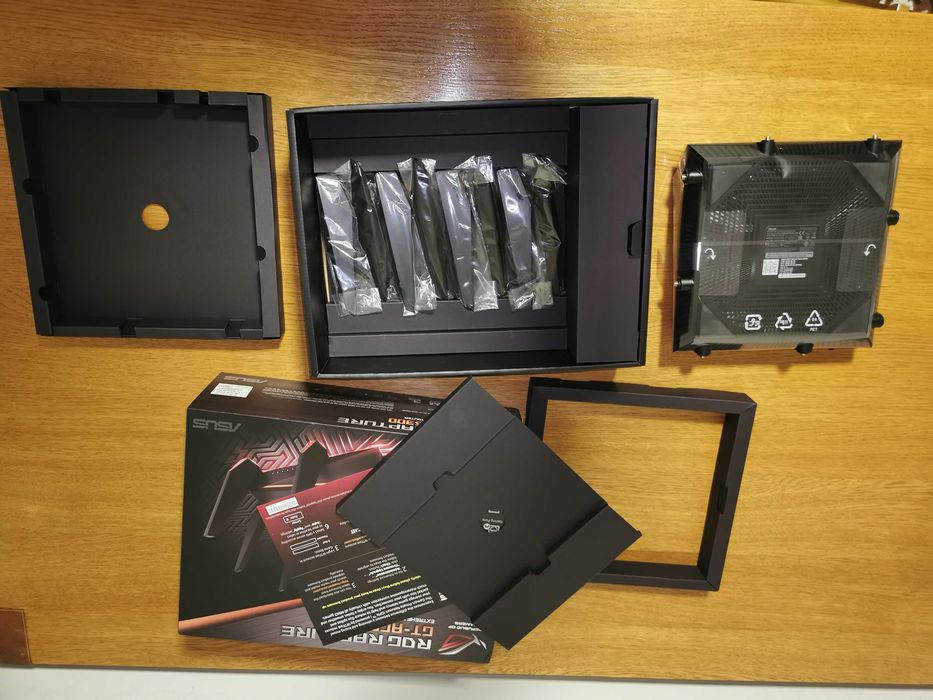 Router Asus ROG Rapture GT-AC5300,Tri-Band, Gigabit, AiMesh, 2 porturi