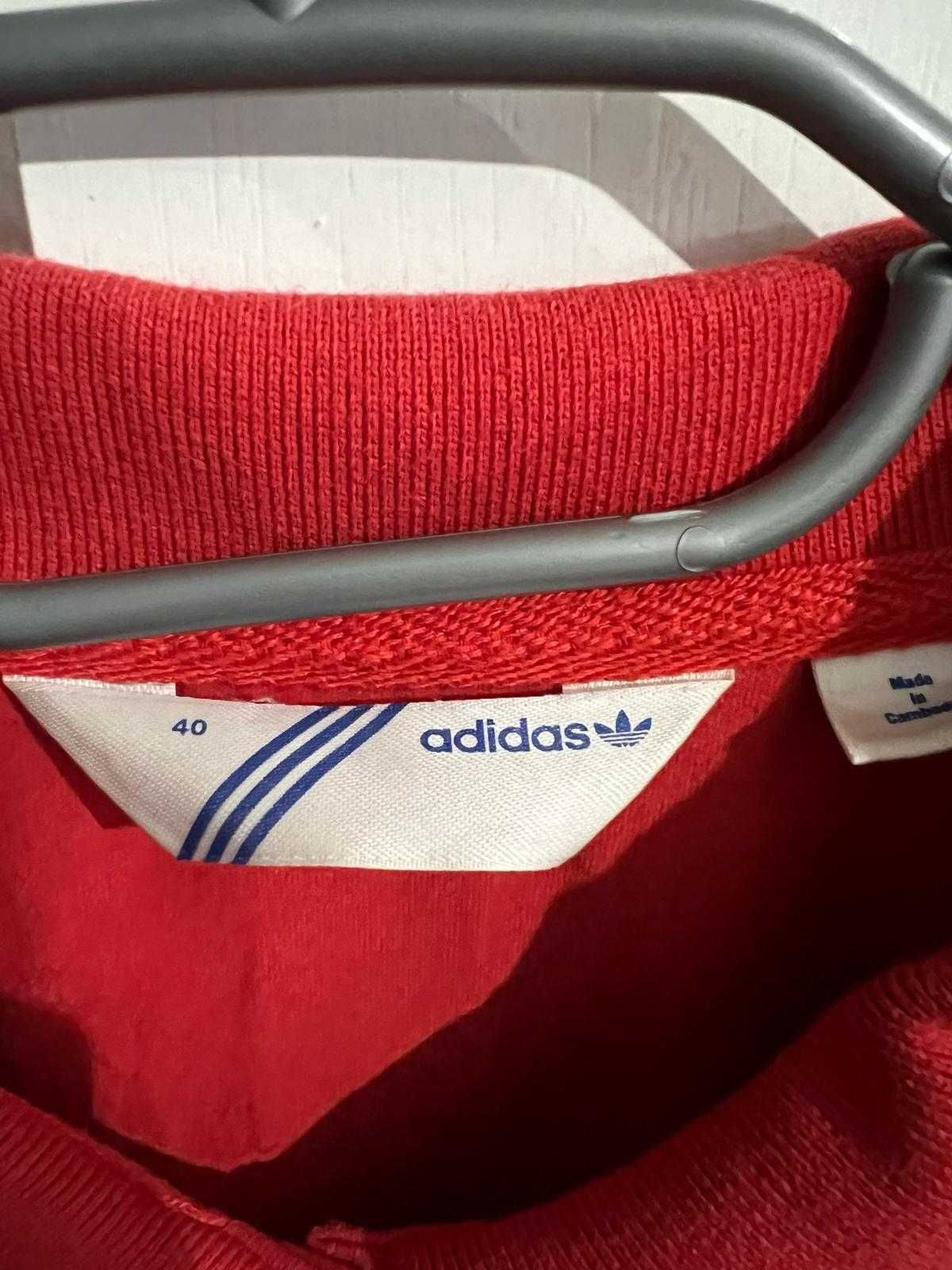 Tricou dama rosu cu nasturi guler si buzunar Adidas marimea M 40