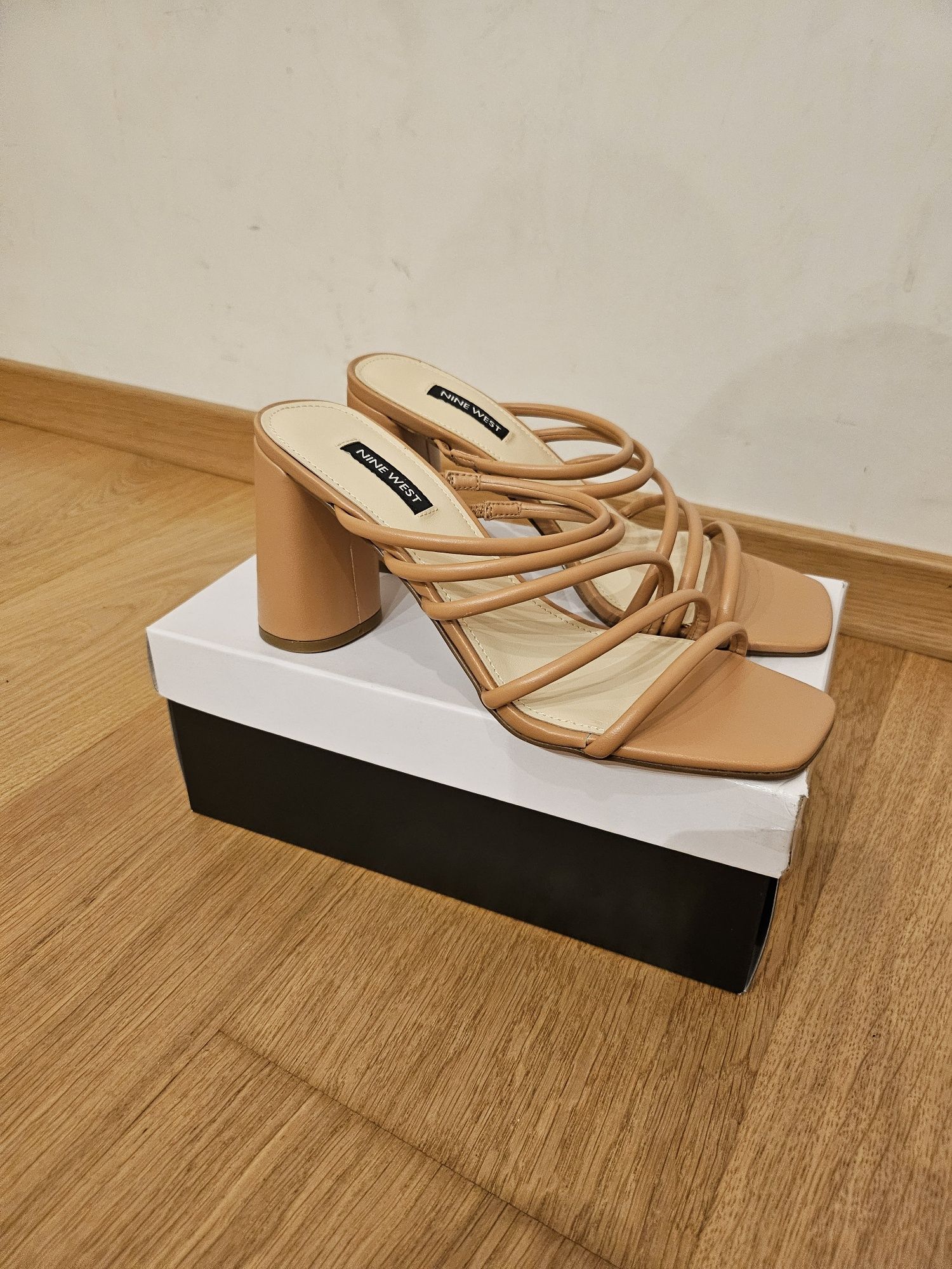 NINE WEST чехли 38