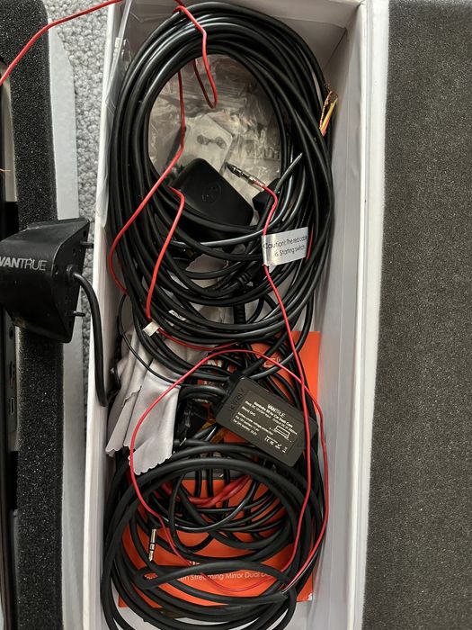 Camera auto VanTrue, fata-spate, 10” touchscreen.