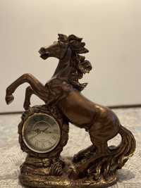 Сувенирные часы “Лошадь”