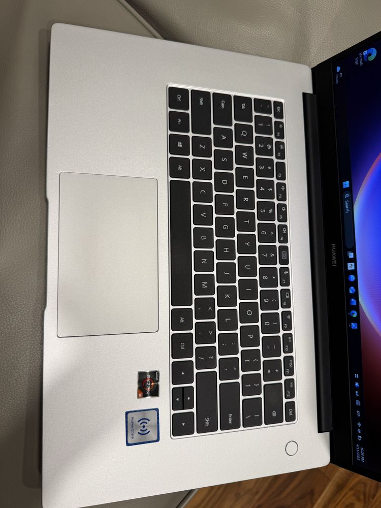 Huawei matebook d15 ryzen 5 по договаряне