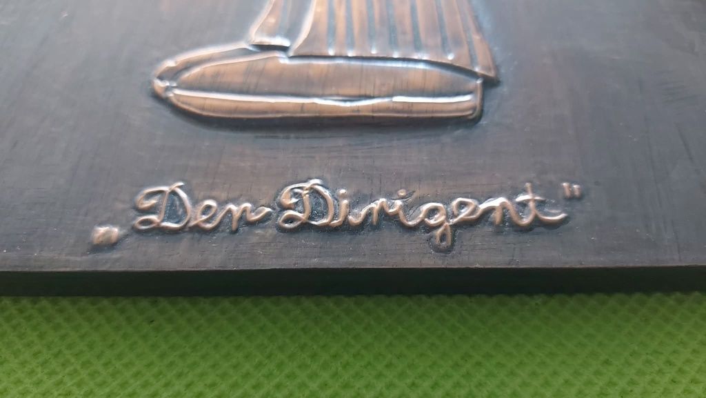 Винтидж медно пано „Den Dirigent“ – момченце диригент, 27×19 см.  80лв