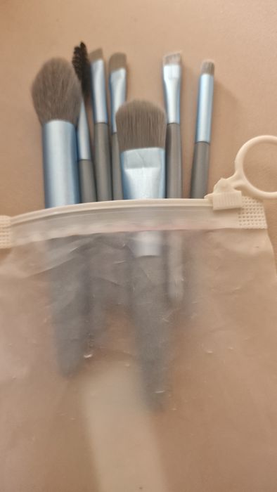 set pensule make-up si mascute