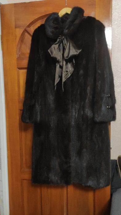 Продам шубу норковую