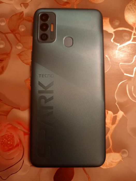 Продам телефон TECNO SPARK 7