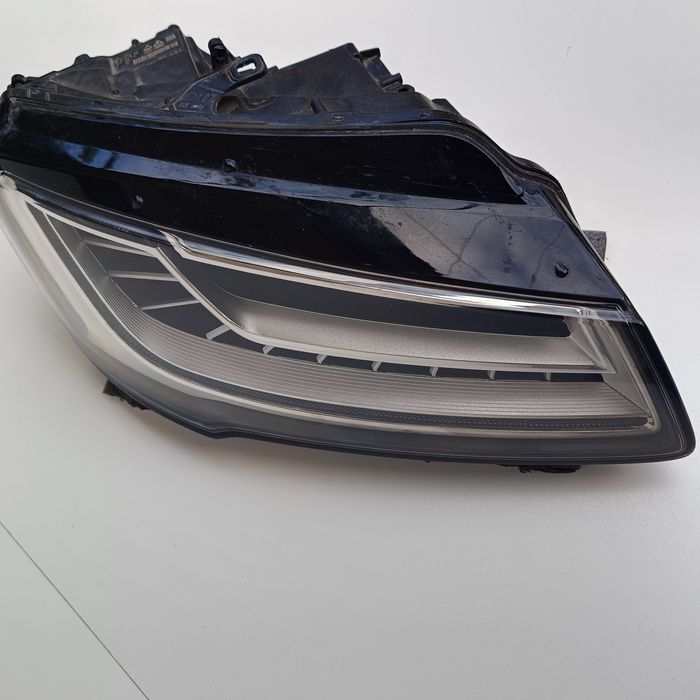 Десен фар Ауди А8 Audi A8 4H фейс Matrix 4H0.941.036