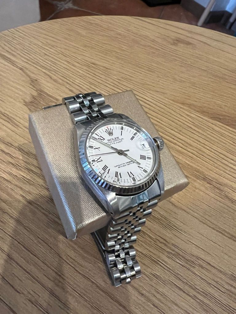 vând ceas de dama rolex,în stare foarte bună!