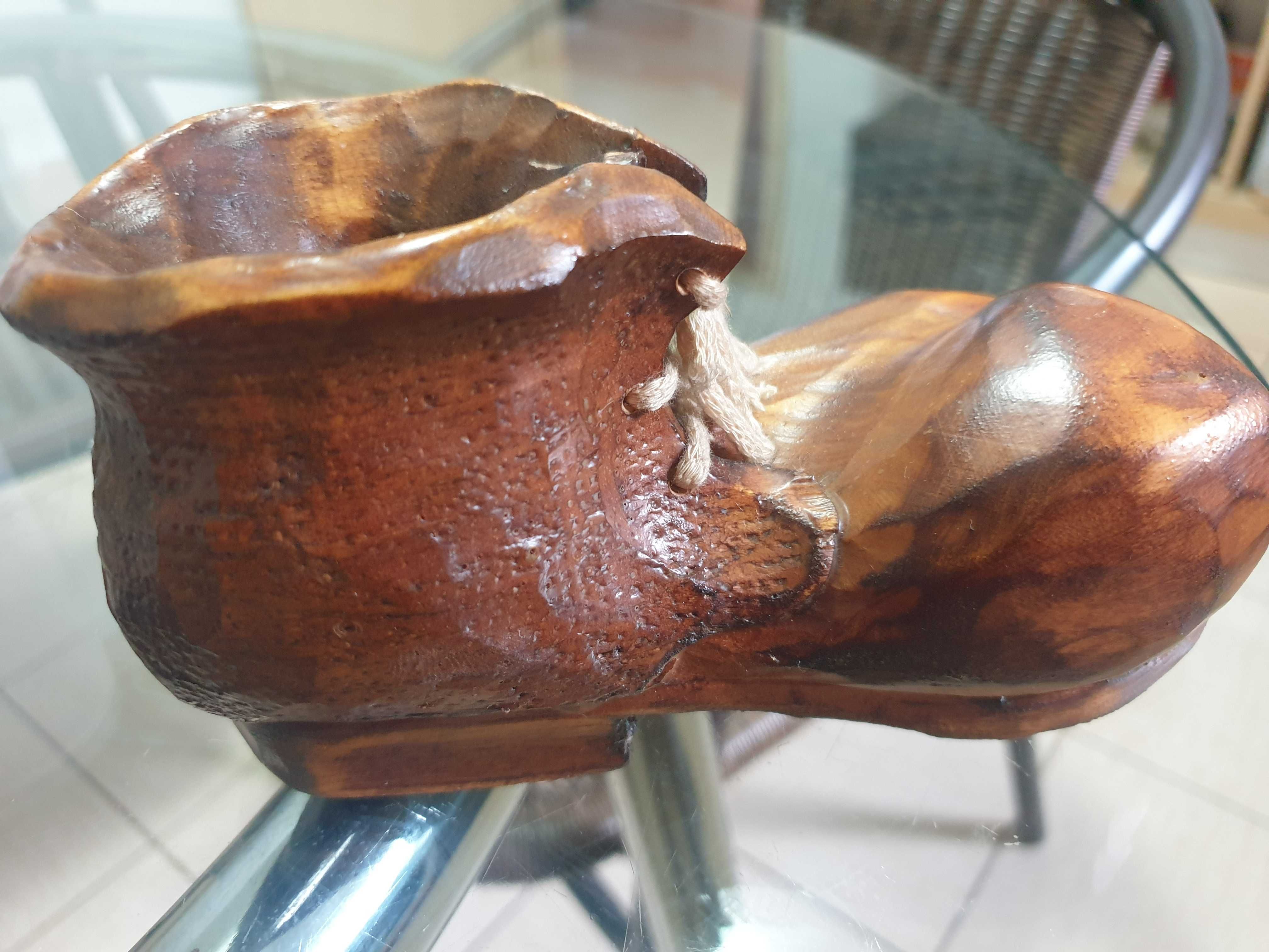 Pantof sculptat lemn anii 1960 -1970,stare buna + bonus pantof ceramic