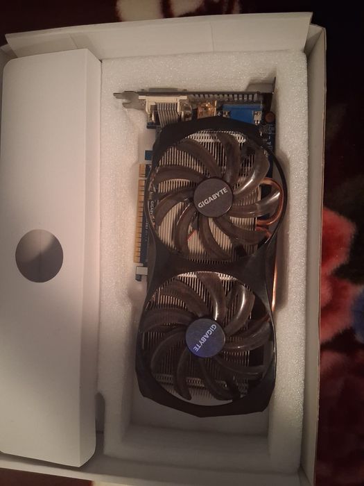 Vand placa video geforce gtx 650 ti