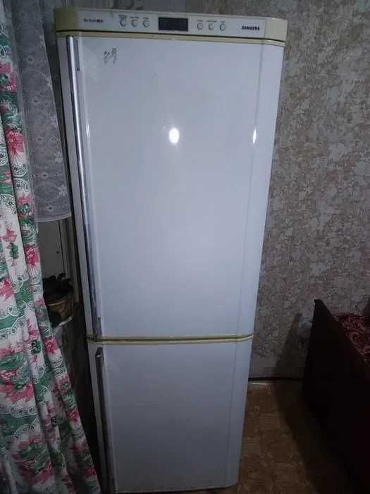 Холодильник Samsung RL-33EASW