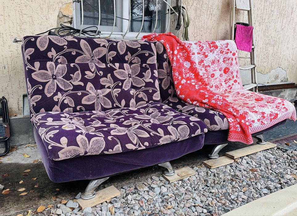 2 кресла + покрывало. Цена за всё! Без торга.