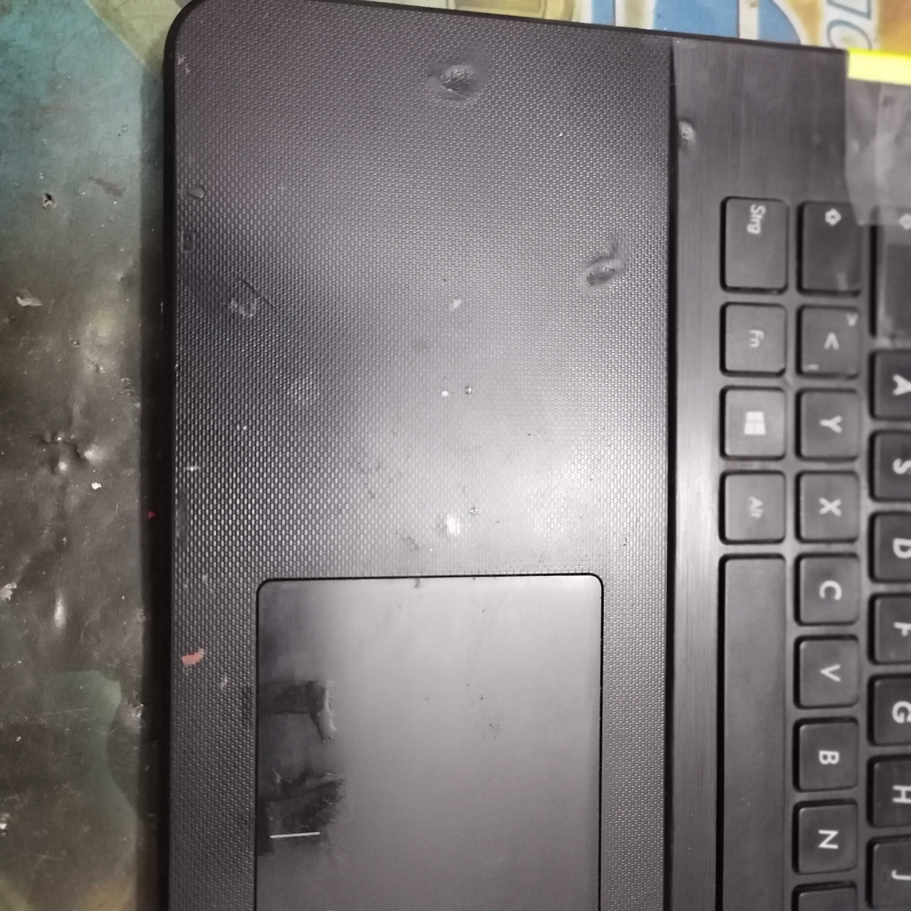 Dezmembrez laptop Asus X751D