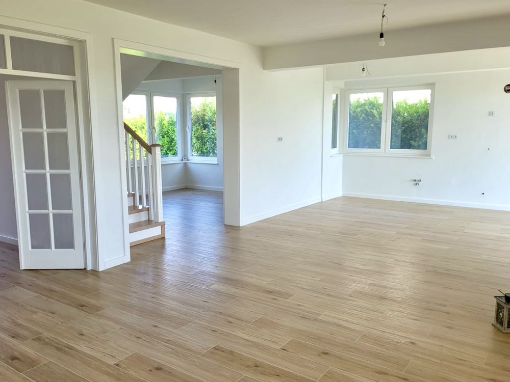 Casă exclusivistă 4 camere si 660 mp teren str. Izvorului 103A Oradea